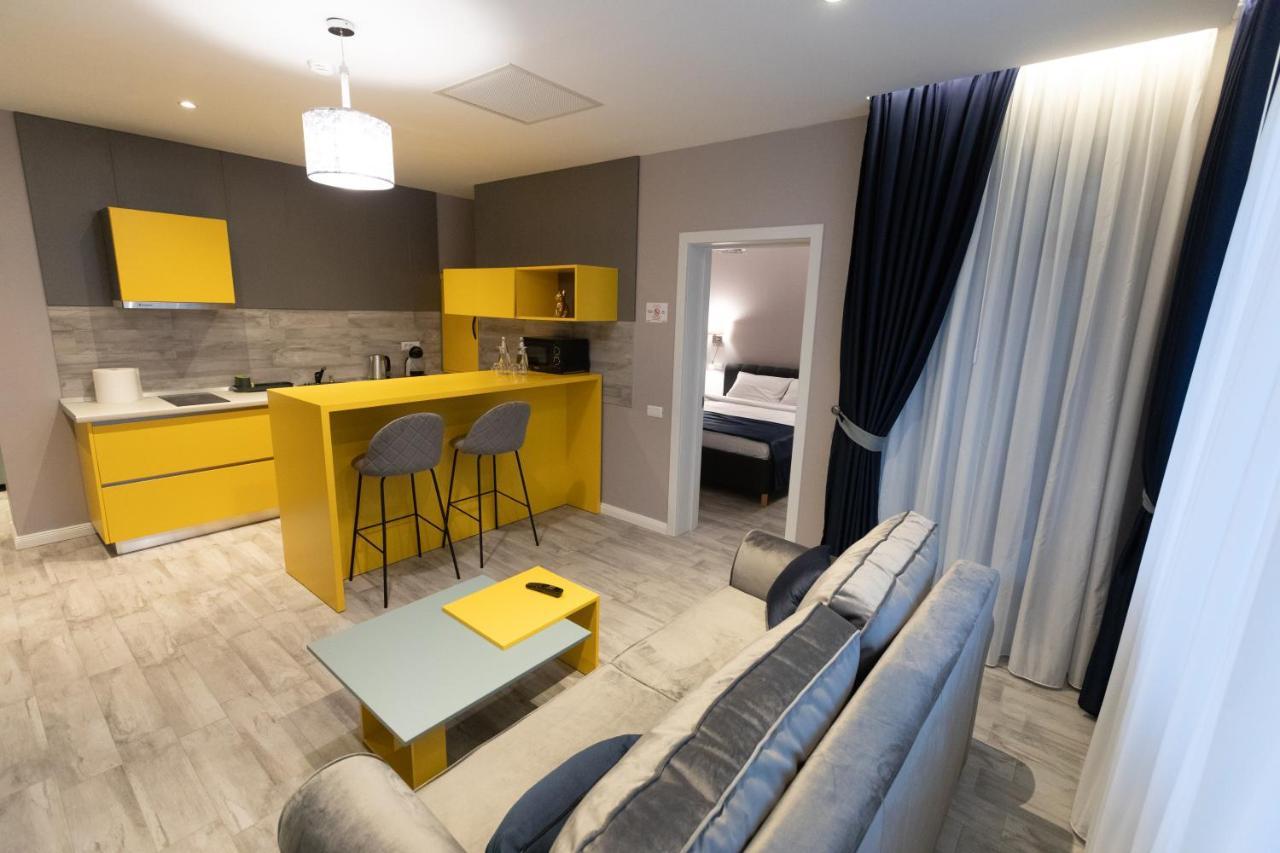 Omnia Apartments Ясси Екстер'єр фото